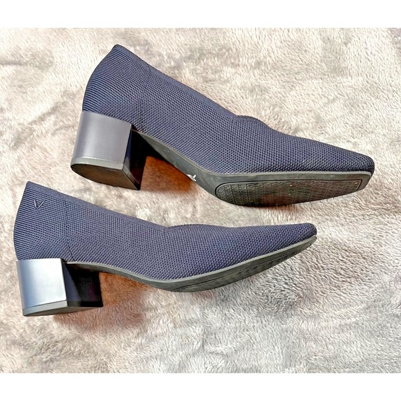 VIVAIA Shoes Womens US 7 EU37.5 Navy Megan Square-Toe Stress Free Chunky Heels - Picture 1 of 8
